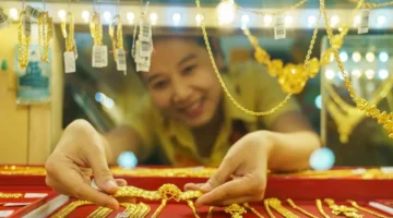 قفزة تاريخية للذهب.. مسار المعدن الأصفر بعد الزيادة القياسية الأخيرة بالأسواق تثير التساؤلات